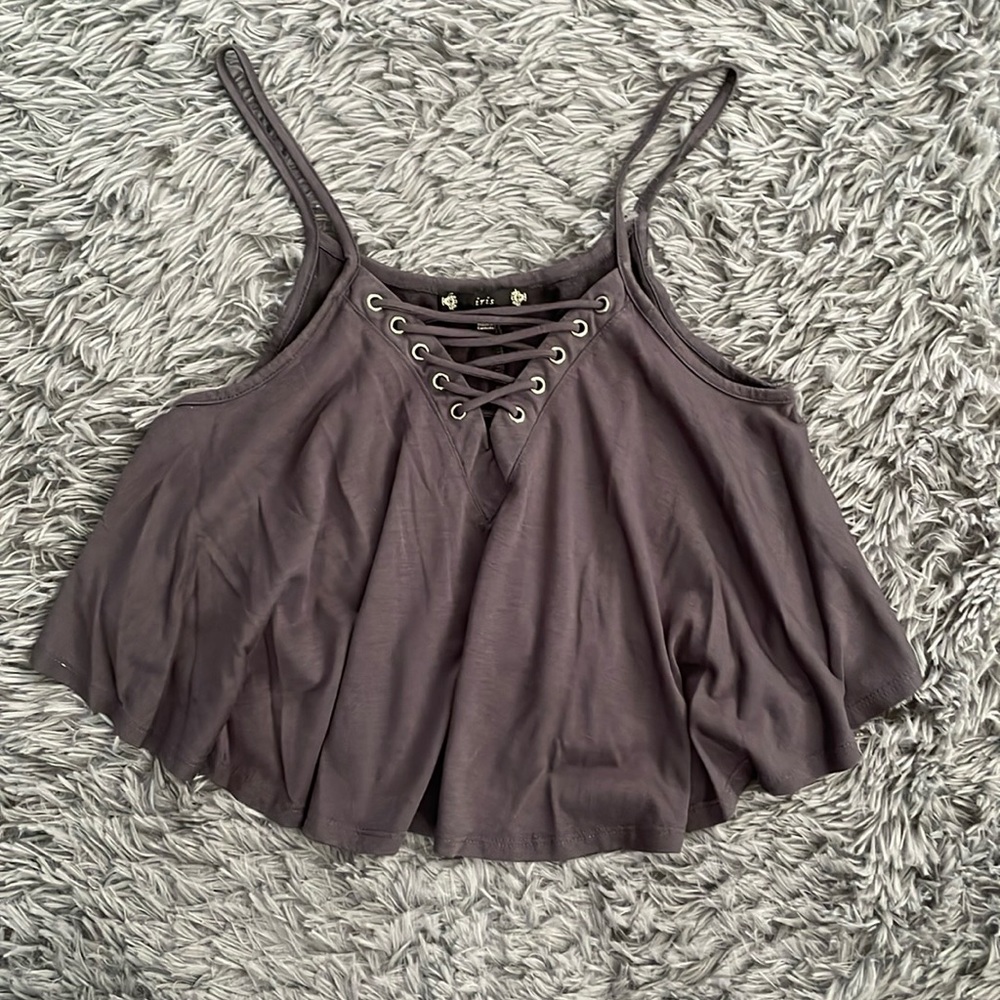 🎉flowy lace up crop tank